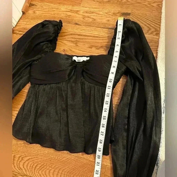 ASTR The Label Irene Top Blouse Black size Medium - Picture 10 of 11